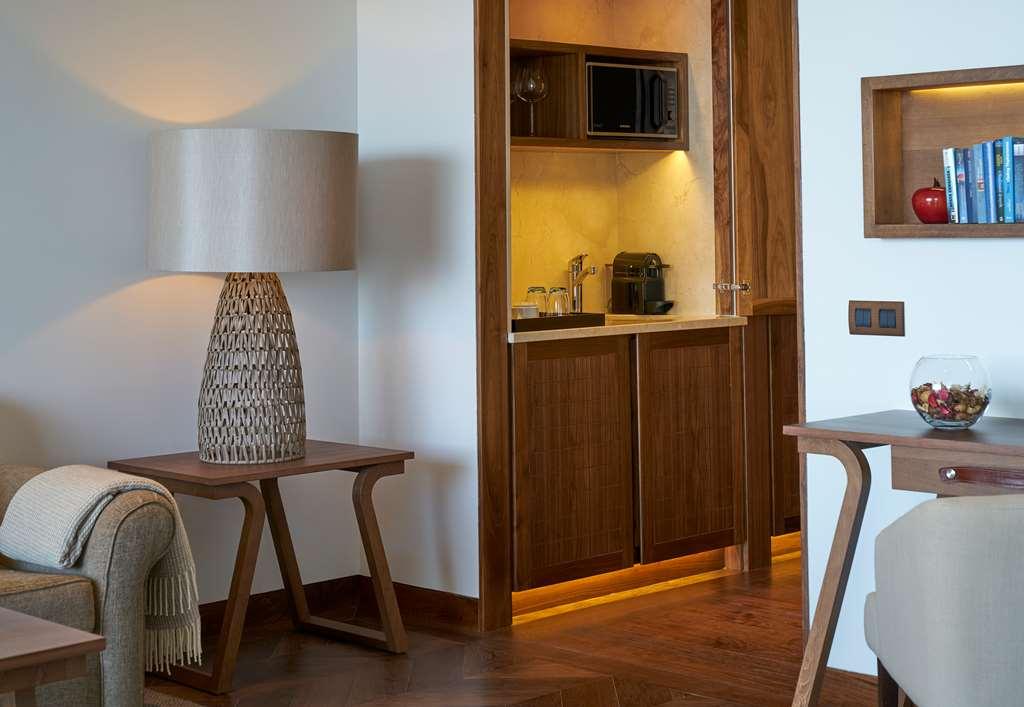 Les Suites At The Cliff Bay - Portobay Funchal  Room photo